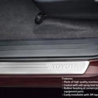Innova Crysta Scuff Plate - Dazzling Dirt Buster