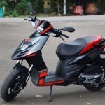 Aprilia Sr 125 Front Quarter View