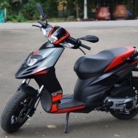 Aprilia Sr 125 Front Quarter View