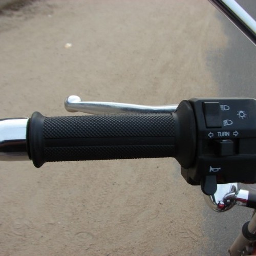 Bajaj Avenger220dtsi 37