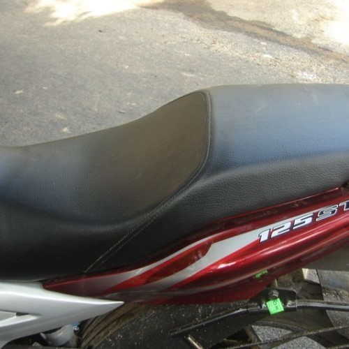 Bajaj Discover 125 St 37