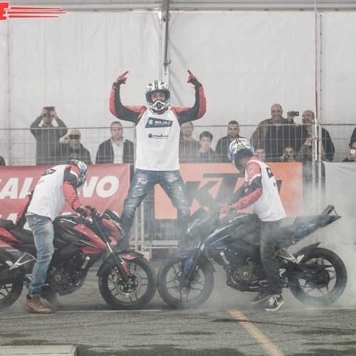 Bajaj Pulsar Stunts 2015 6