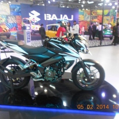 Bajaj Pulsar 200ns 01