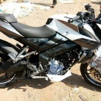 Pulsar 200ns White Side View