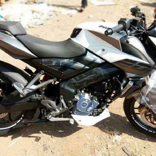 Pulsar 200ns White Side View