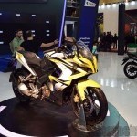 Bajaj Pulsar 200ss Yellow Colour Front Quarter View