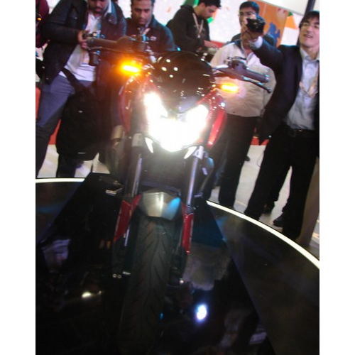 Bajaj Pulsar 400 Cs 14