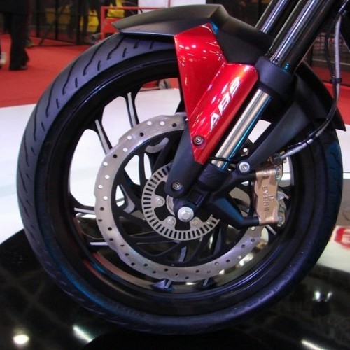 Bajaj Pulsar 400cs 36