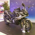 Bajaj Pulsar Rs200 Grey Front Three Quarter