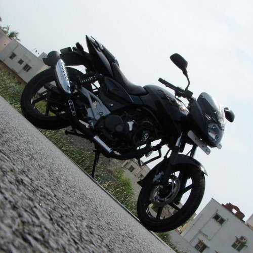 Bajaj Pulsar180 3
