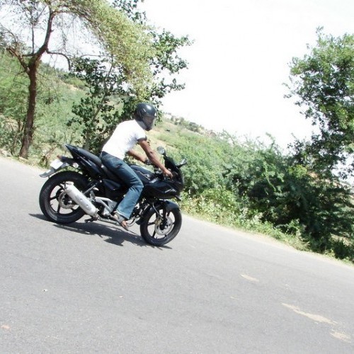 Bajaj Pulsar220 12