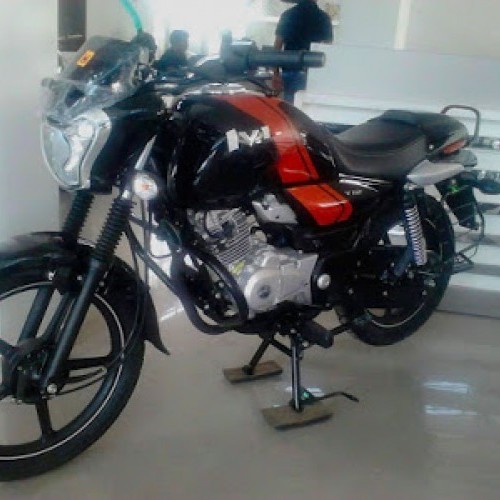 Bajaj V12 Image 2