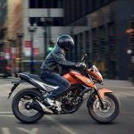 Honda Cb Hornet 160r Riding Picture