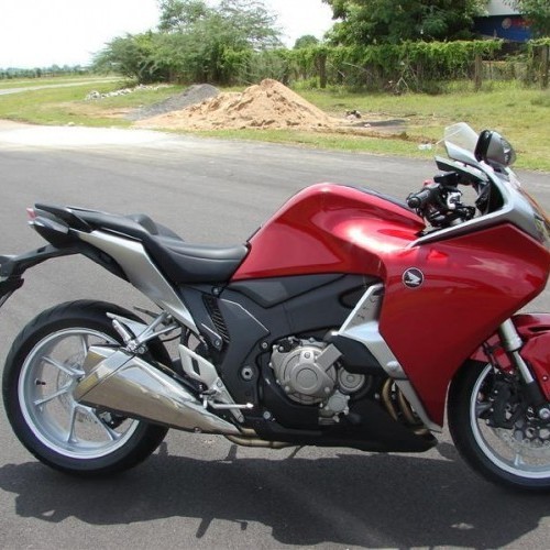 Honda Vfr1200f 10