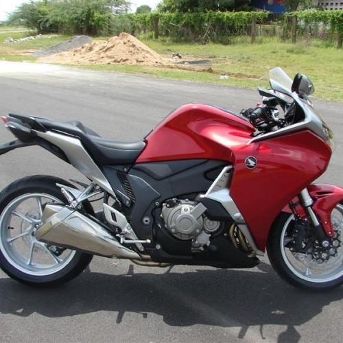 Honda Vfr1200f 11