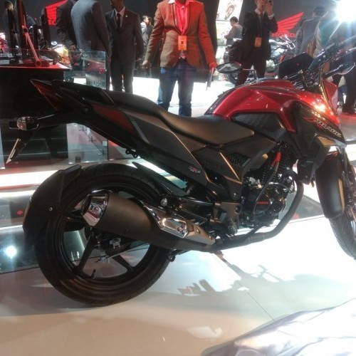 Honda X Blade 160cc Bike Color Red