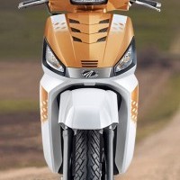 Mahindra Gusto 125 Front View