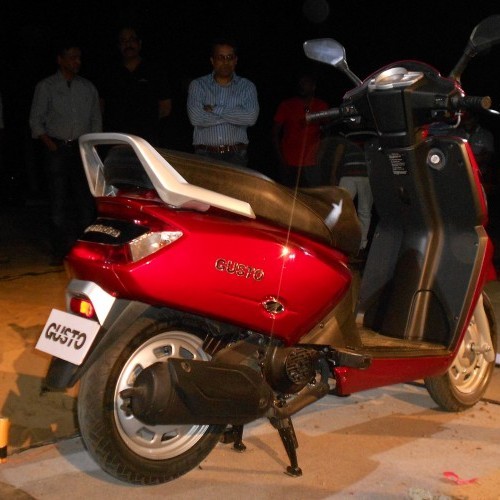 Mahindra Gusto 110cc Rear View