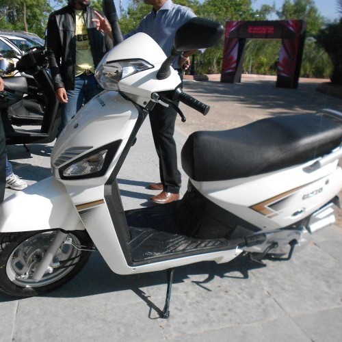 Mahindra Gusto Floor Board