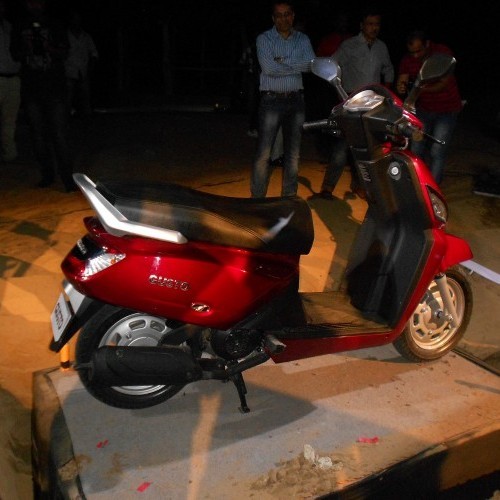 Mahindra Gusto Grab Rail Seat