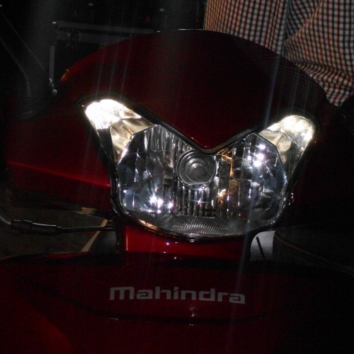 Mahindra Gusto Headlamp Night View