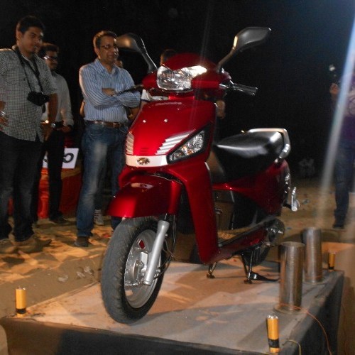 Mahindra Gusto Scooter Red Colour