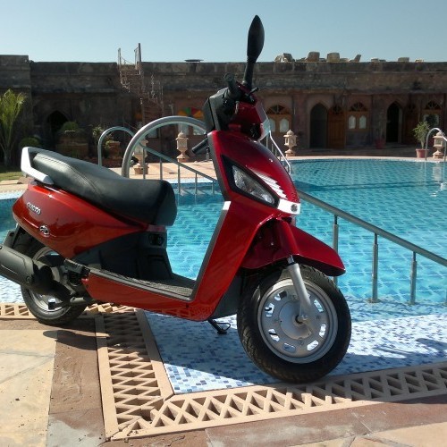 Mahindra Gusto Scooter Side View