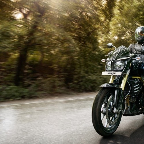 Mahindra Mojo Bike On Road Picture