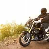 Mahindra Mojo Bike Test Drive Picture Side View
