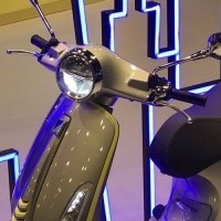 Vespa Elettrica Headlamp