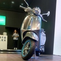 Piaggio Vespa Electric Front View