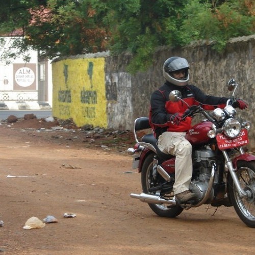 Royalenfield Thunderbirdtwinspark 13