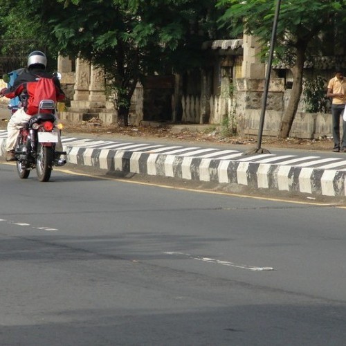 Royalenfield Thunderbirdtwinspark 33