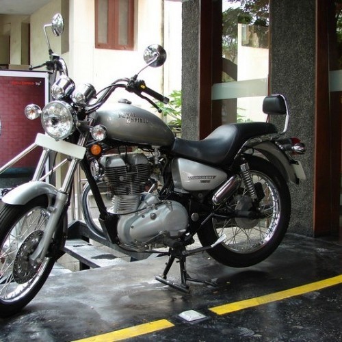 Royalenfield Thunderbirdtwinspark 41
