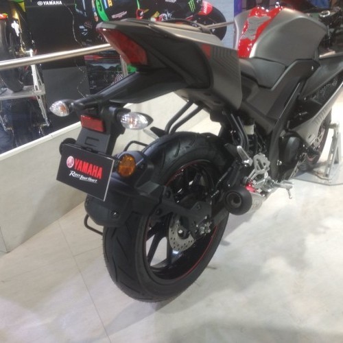 Yamaha R15 V3 Metzler Tyres Accessory