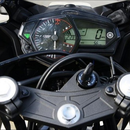Yamaha R3 India 10