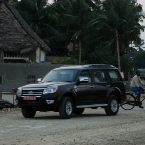 Mileage of ford endeavour in india #6