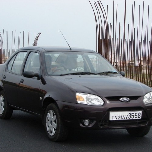 Ford_Ikon_36