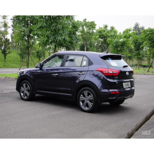 Hyundai_ix25_3