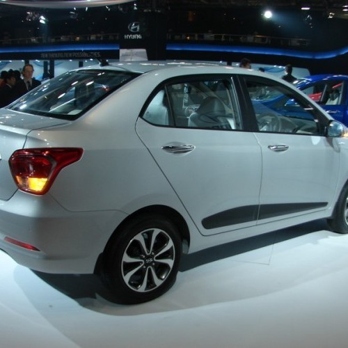 Hyundai_Xcent_12