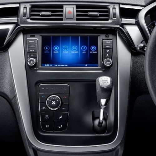 Mahindra_KUV100 NXT_5