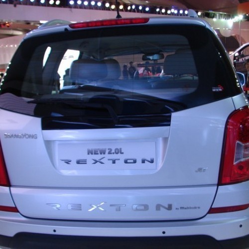 Mahindra_Rexton SUV_18