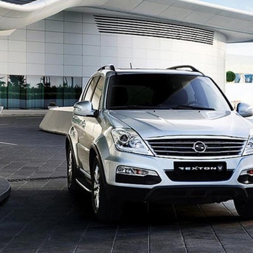 Mahindra_Rexton SUV_14