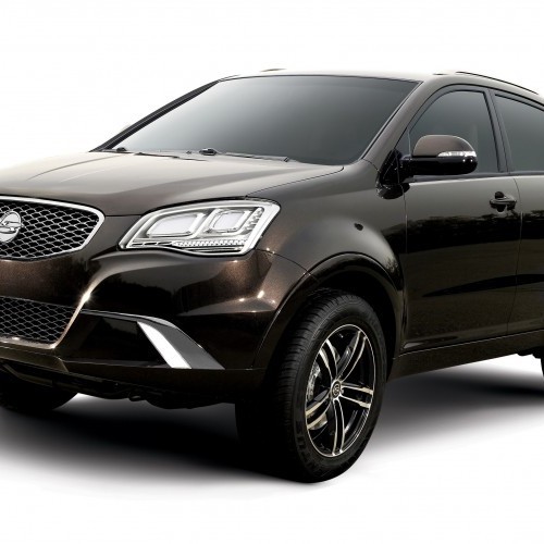 Mahindra_Rexton SUV_12