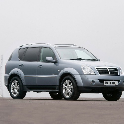 Mahindra_Rexton SUV_2