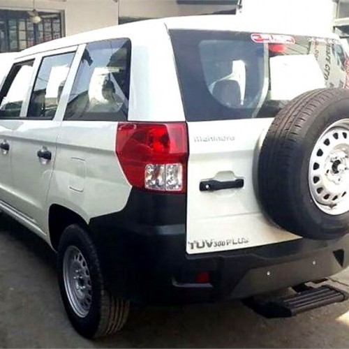 Mahindra_TUV300 Plus_4