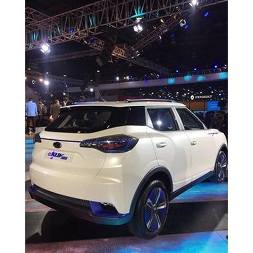 Mahindra_XUV300 Electric_2