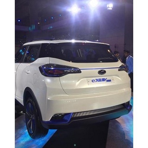 Mahindra_XUV300 Electric_3