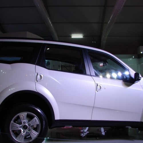 Mahindra_XUV500 Hybrid_3