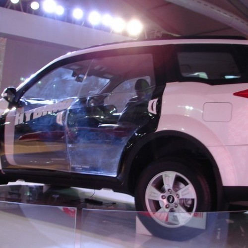 Mahindra_XUV500 Hybrid_1